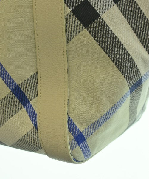 BURBERRY กระเป๋าถือขนาดใหญ่