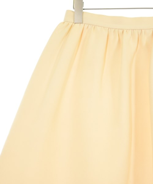 Christian Dior กระโปรงยาวถึงเข่า