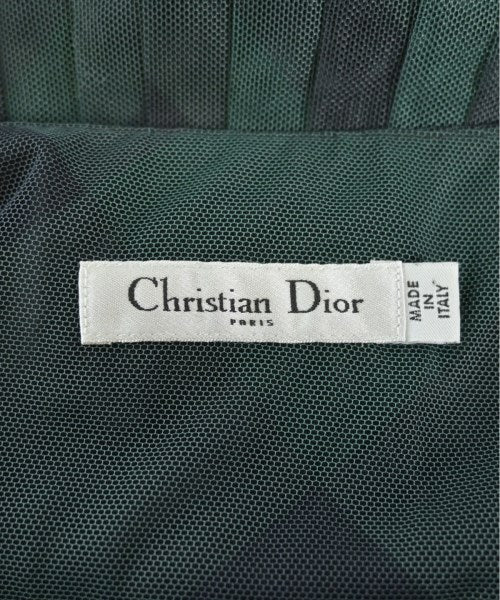 Christian Dior กระโปรงยาวถึงเข่า