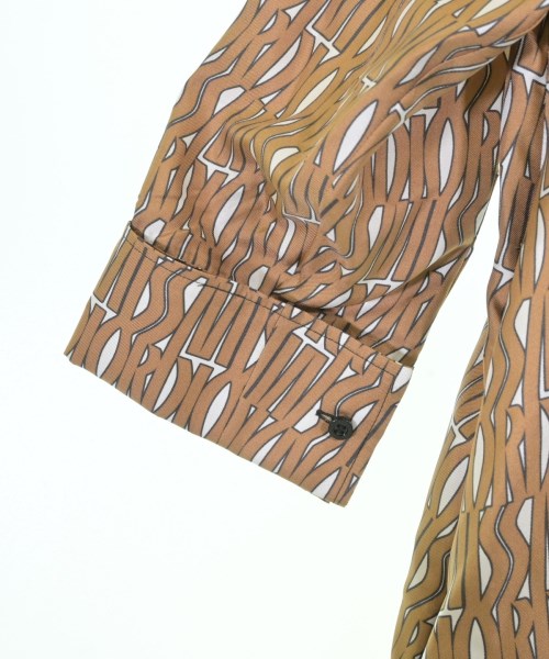 Christian Dior เดรสที่เป็นเสื้อเชิ้ตตัวยาว