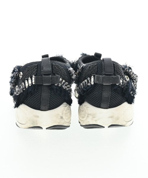 Christian Dior รองเท้าผ้าใบ