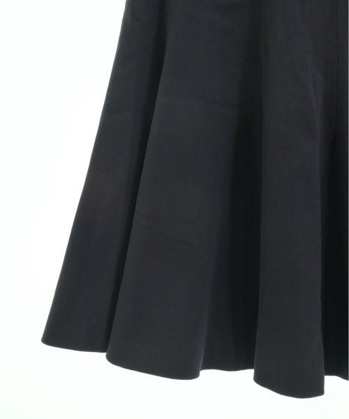 PAULE KA กระโปรงยาวถึงเข่า