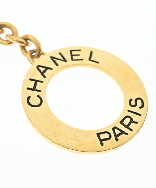 CHANEL เครื่องประดับบนกระเป๋า