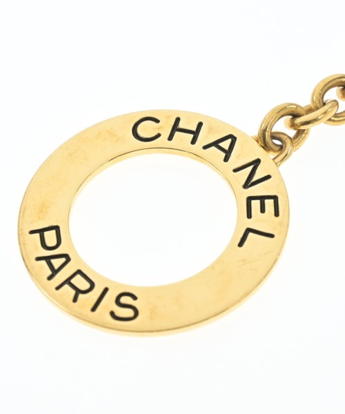 CHANEL เครื่องประดับบนกระเป๋า