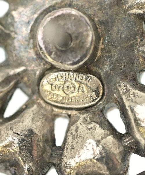 CHANEL เข็มกลัด/ดอกไม้ติดเสื้อ