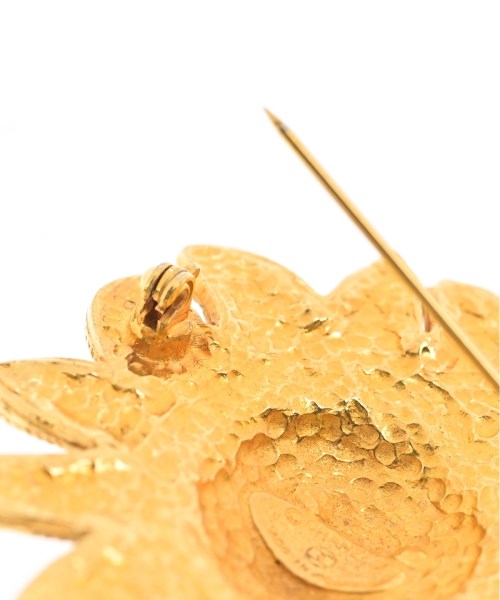 CHANEL เข็มกลัด/ดอกไม้ติดเสื้อ