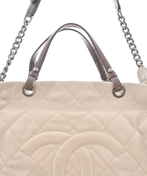 CHANEL กระเป๋าถือ