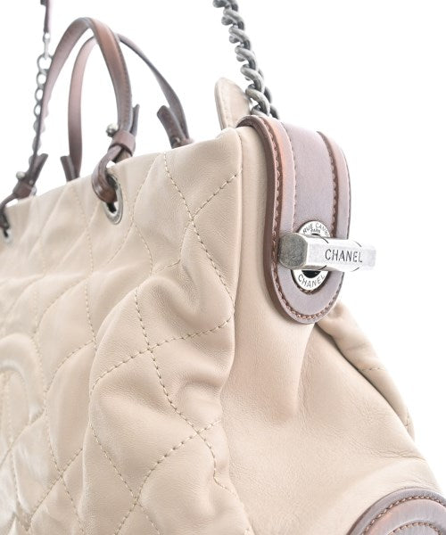 CHANEL กระเป๋าถือ