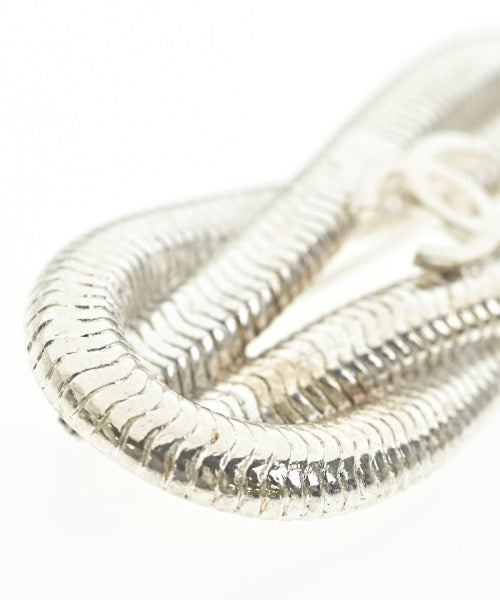 CHANEL เข็มกลัด/ดอกไม้ติดเสื้อ