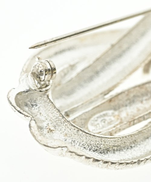 CHANEL เข็มกลัด/ดอกไม้ติดเสื้อ