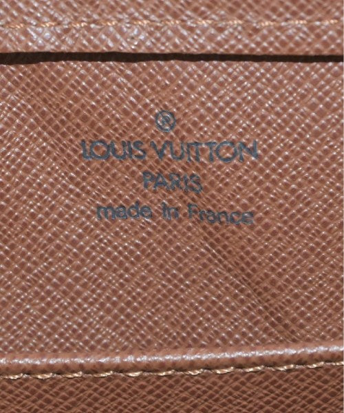 LOUIS VUITTON คลัตช์