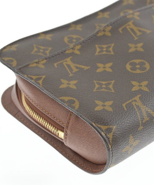LOUIS VUITTON คลัตช์