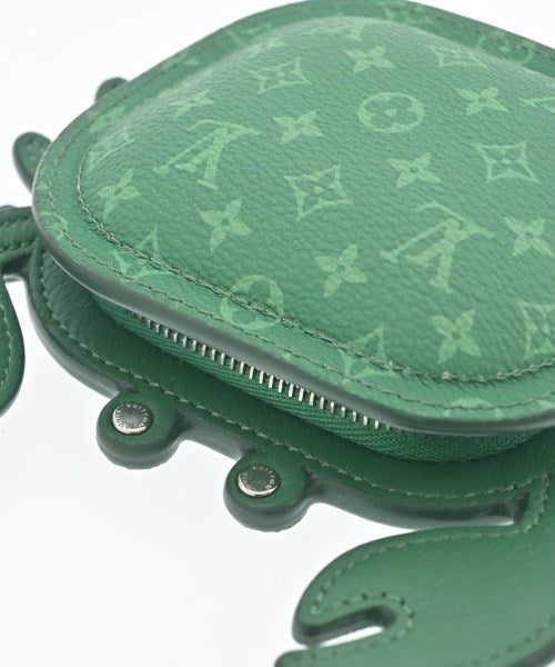 LOUIS VUITTON เครื่องประดับบนกระเป๋า