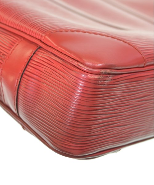 LOUIS VUITTON คลัตช์
