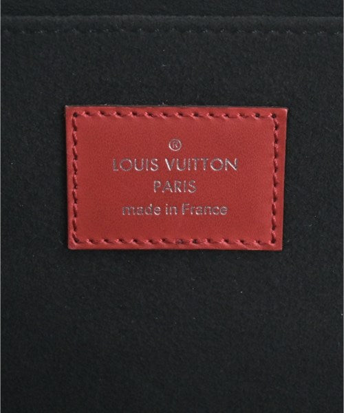 LOUIS VUITTON คลัตช์