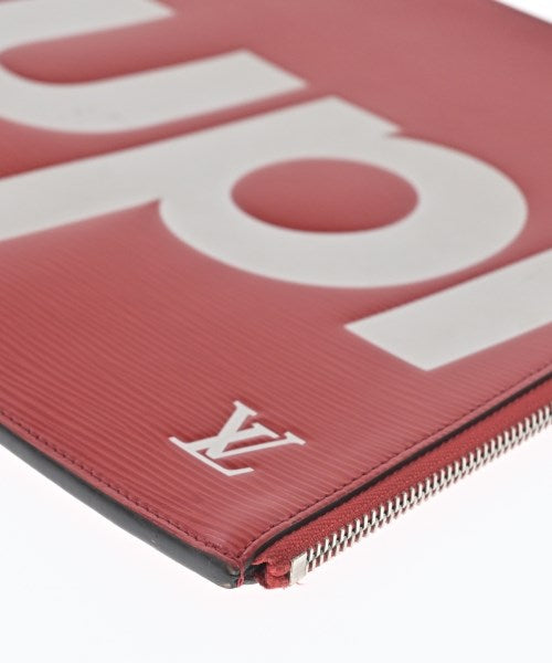 LOUIS VUITTON คลัตช์
