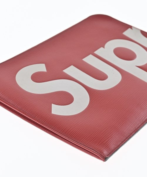 LOUIS VUITTON คลัตช์