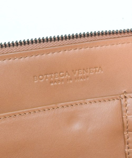 BOTTEGA VENETA คลัตช์