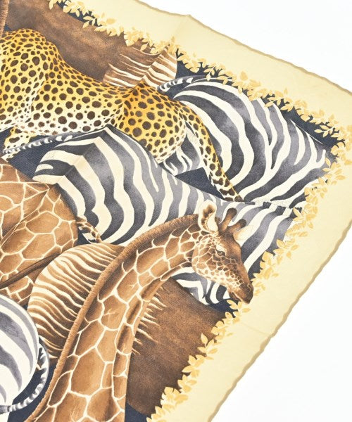 Salvatore Ferragamo ผ้าพันคอ