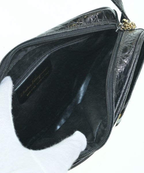 Salvatore Ferragamo กระเป๋าสะพาย