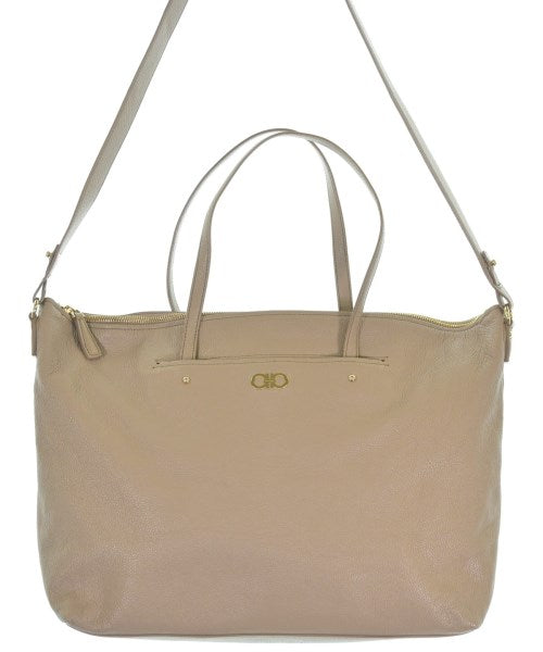 Salvatore Ferragamo กระเป๋าสะพาย