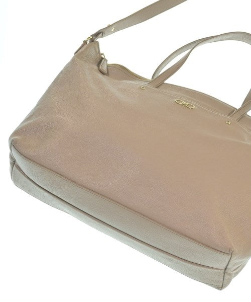 Salvatore Ferragamo กระเป๋าสะพาย