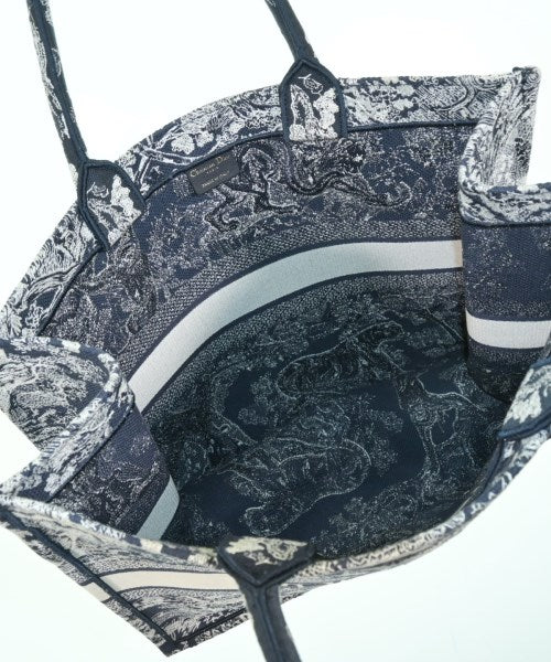Christian Dior กระเป๋าถือขนาดใหญ่