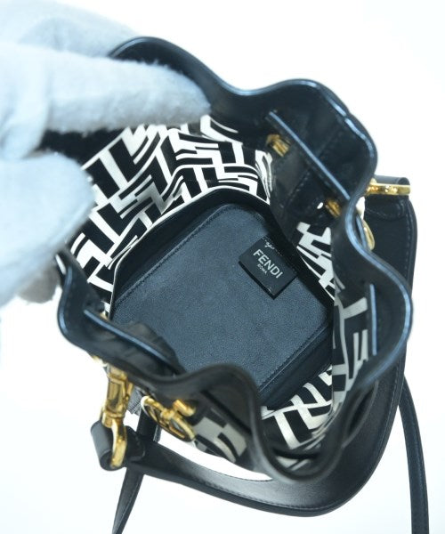 FENDI คลัตช์