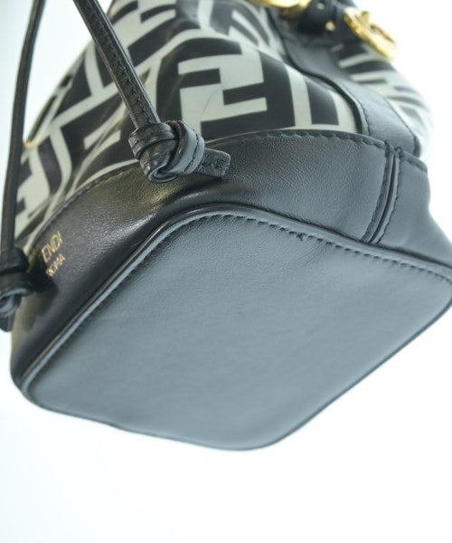 FENDI คลัตช์