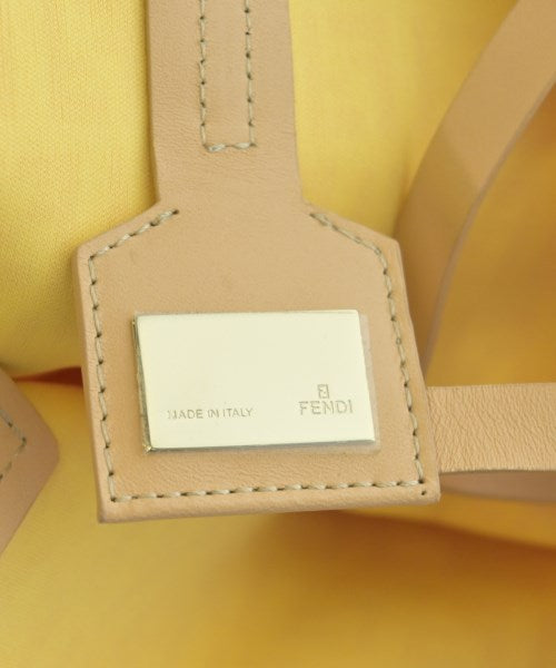 FENDI กระเป๋าถือขนาดใหญ่