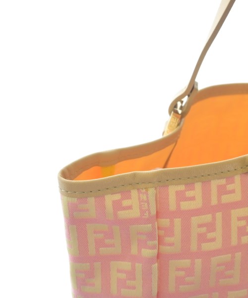 FENDI กระเป๋าถือขนาดใหญ่