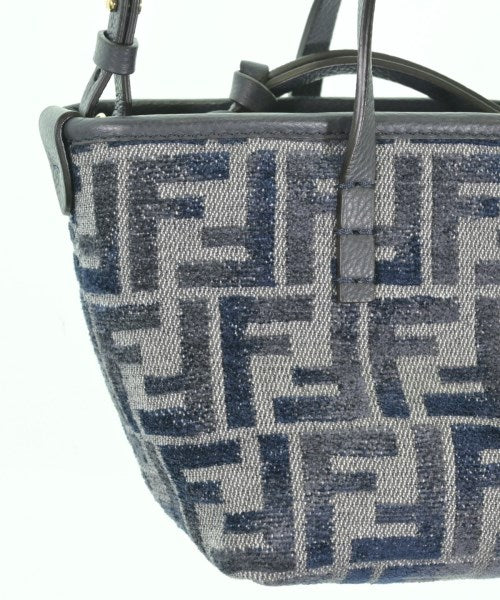 FENDI กระเป๋าสะพาย