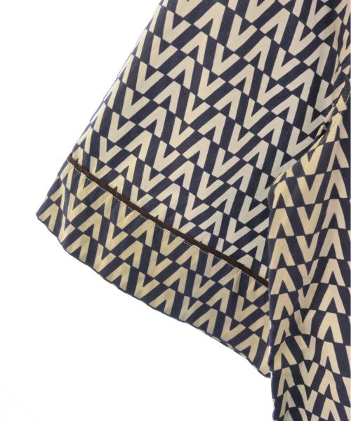 VALENTINO เสื้อลำลอง