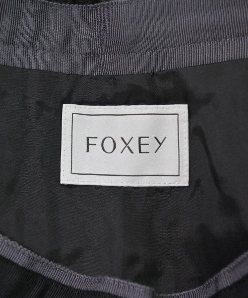 FOXEY กระโปรงยาวถึงเข่า