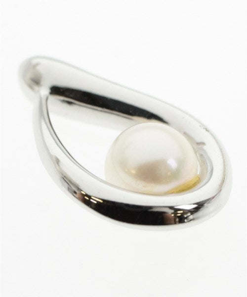 TASAKI เครื่องประดับบนกระเป๋า