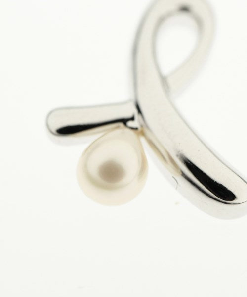 TASAKI เครื่องประดับบนกระเป๋า