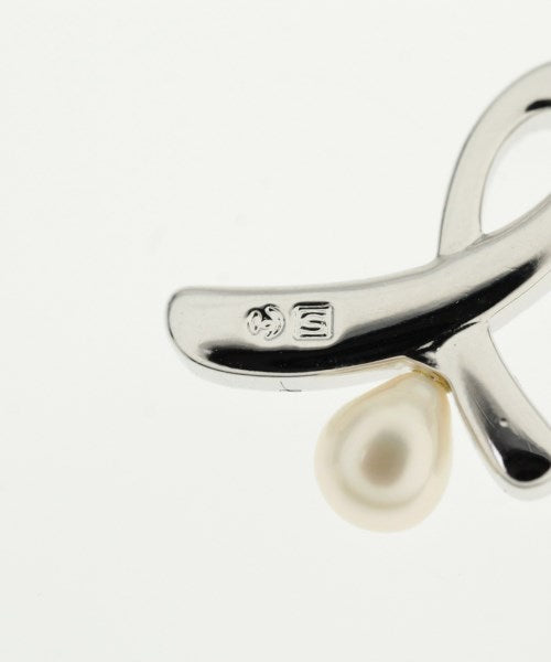 TASAKI เครื่องประดับบนกระเป๋า