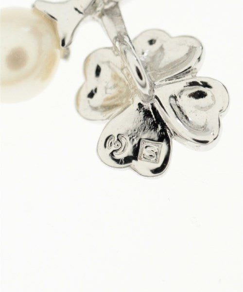 TASAKI เครื่องประดับบนกระเป๋า