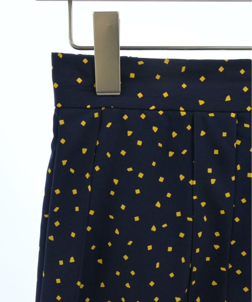 D'agilita กระโปรงยาวถึงเข่า