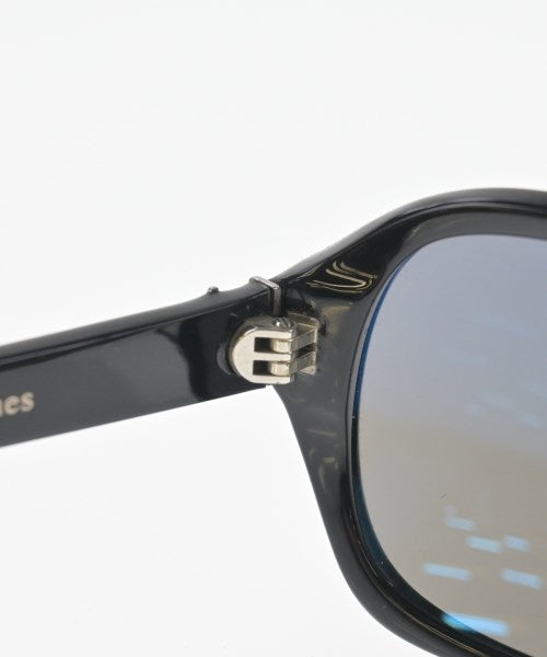 Frency & Mercury Eyewear แว่นกันแดด