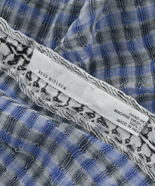 Bess Nielsen ผ้าคลุมไหล่