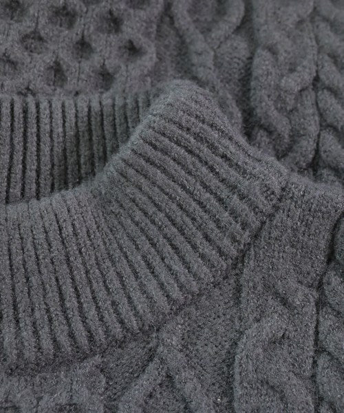 Rosiee เสื้อกันหนาว