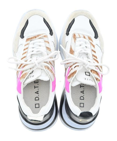 D.A.T.E. รองเท้าผ้าใบ