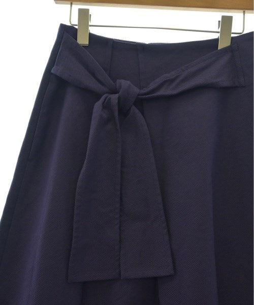 Untit_ กระโปรงยาวถึงเข่า