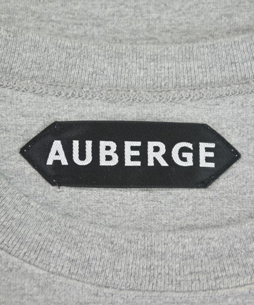 AUBERGE เสื้อยืด/เสื้อท็อปส์