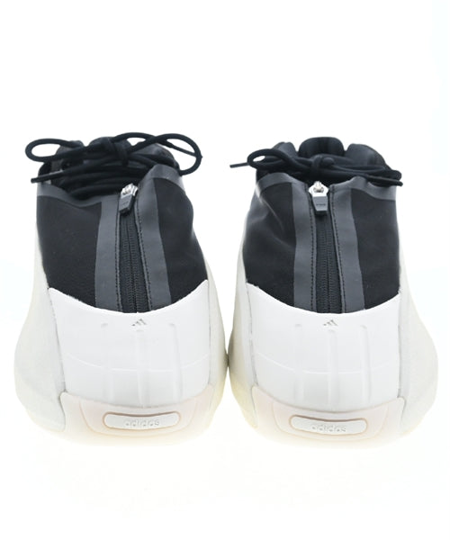 adidas รองเท้าผ้าใบ