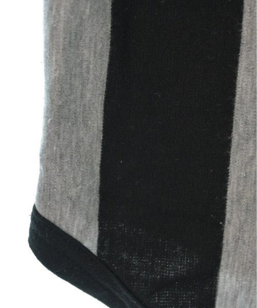 DISCOVERED เสื้อยืด/เสื้อท็อปส์