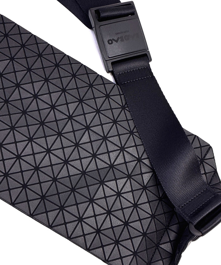 BAO BAO ISSEY MIYAKE กระเป๋าสะพาย