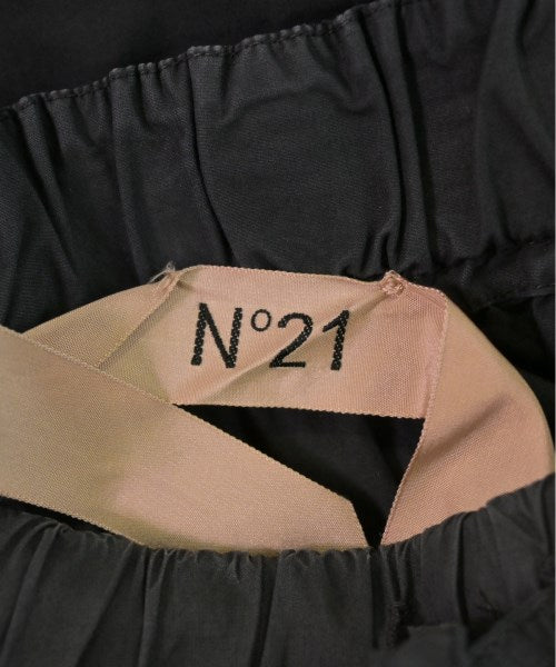 N゚ 21 กระโปรงยาวถึงเข่า