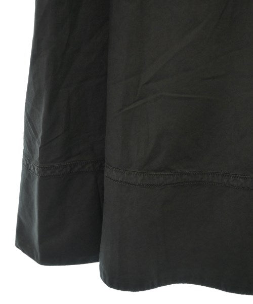 N゚ 21 กระโปรงยาวถึงเข่า